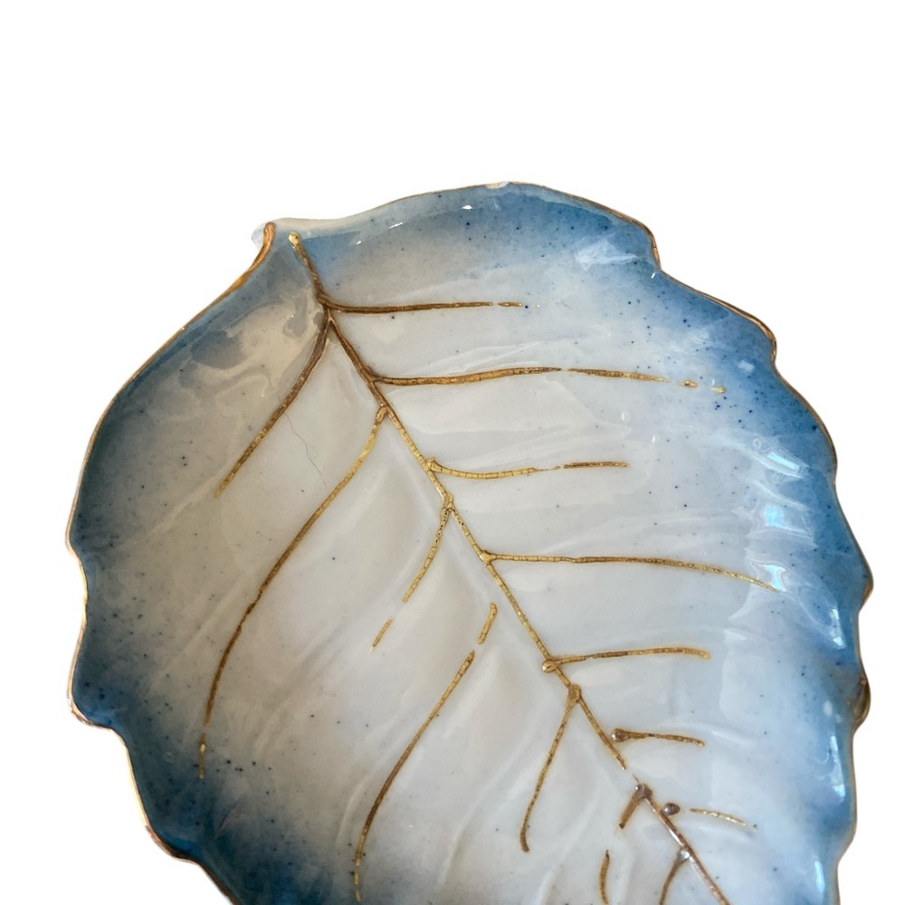 One Vintage Japan Blue & White w/ Gold Leaf-Shaped Vintage Dish or Trinket - Picture 11 of 11